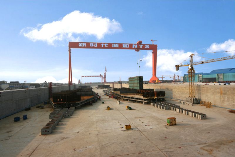 3、江苏新时代三十万吨级船坞（588m×106m）.jpg